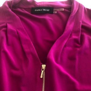 EUC Soft fuschia sleeveless shirt w gold zipper